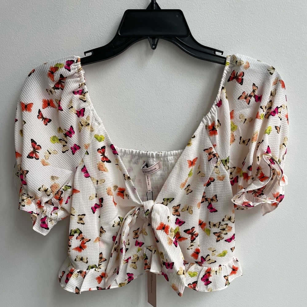 BCBG Generation Butterfly 🦋 Crop Top